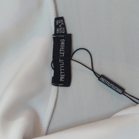Pretty little thing women's White midriff top size 6 US nwt - Picture 3 of 5
